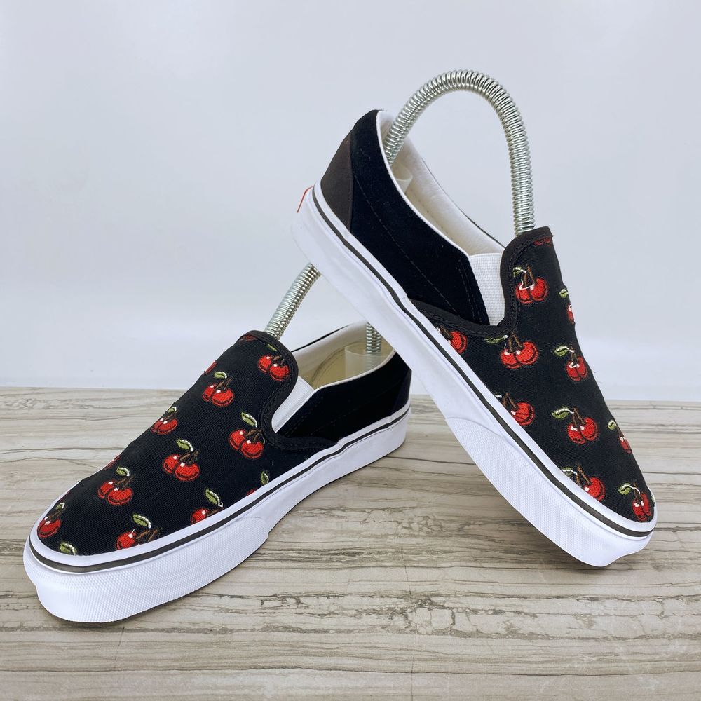 VANS CLASSIC SLIP ON CHERRIES (WOMENS 7)